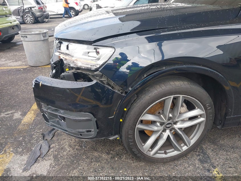 VIN WA1VAAF72JD015049 2018 AUDI Q7 PRESTIGE
