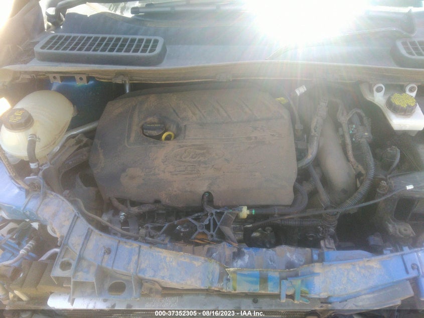 VIN 1FMCU9GD5HUC79363 2017 FORD ESCAPE SE
