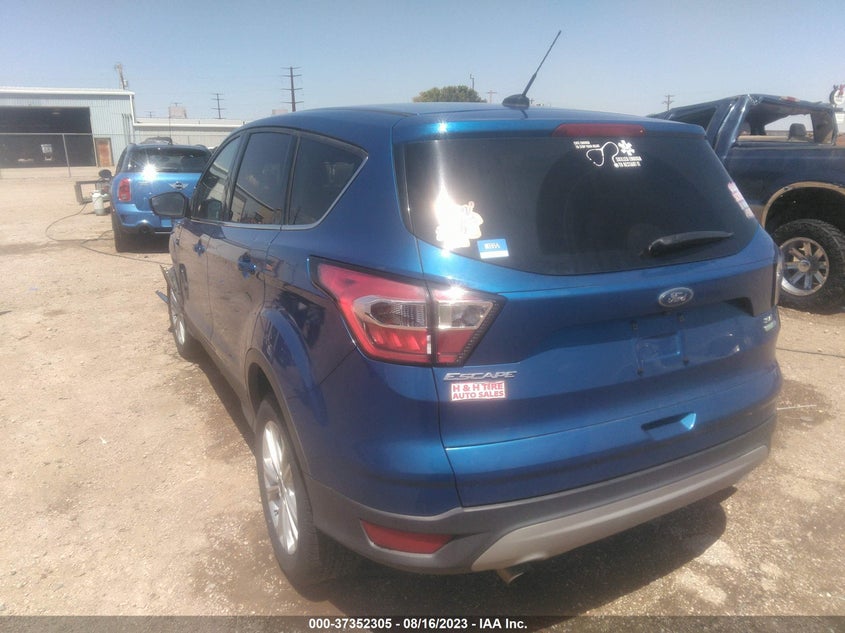 VIN 1FMCU9GD5HUC79363 2017 FORD ESCAPE SE