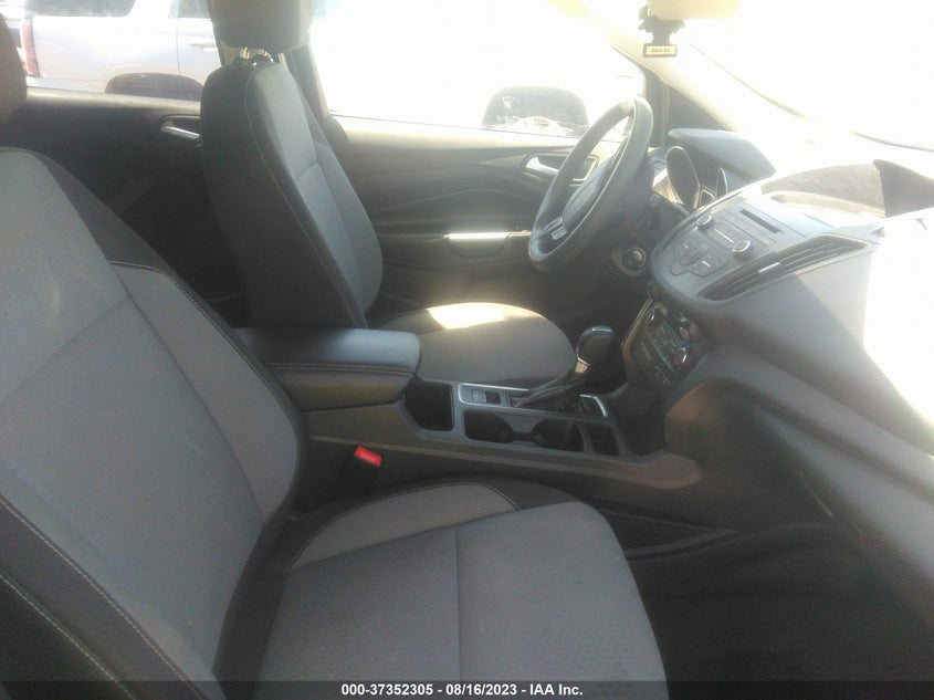 VIN 1FMCU9GD5HUC79363 2017 FORD ESCAPE SE