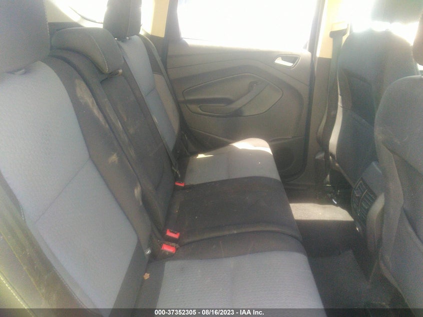 VIN 1FMCU9GD5HUC79363 2017 FORD ESCAPE SE
