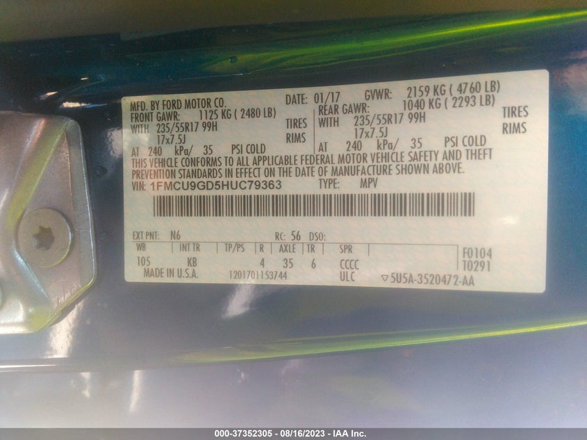 VIN 1FMCU9GD5HUC79363 2017 FORD ESCAPE SE