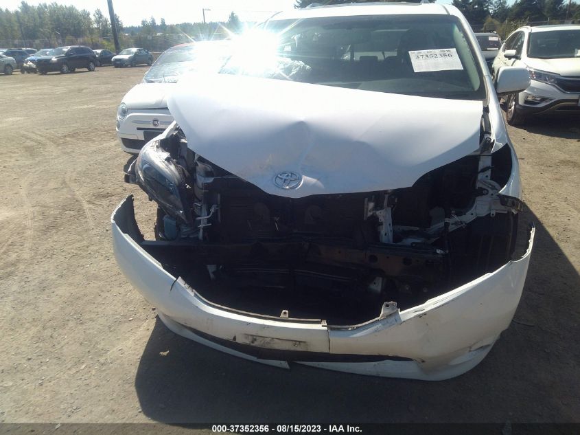 2017 TOYOTA SIENNA SE - 5TDXZ3DC2HS800995