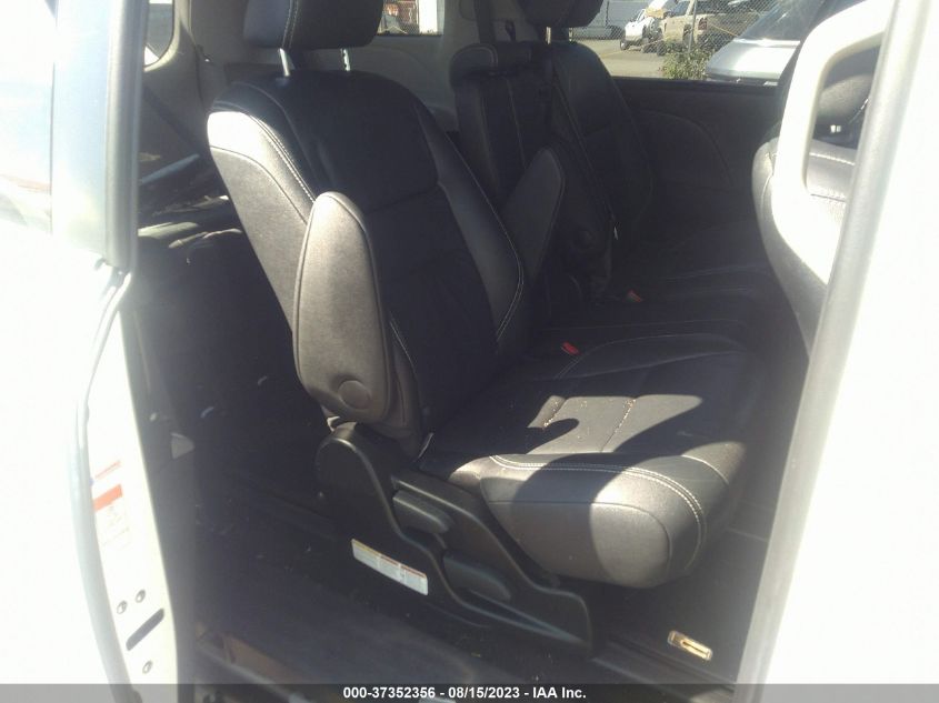 2017 TOYOTA SIENNA SE - 5TDXZ3DC2HS800995