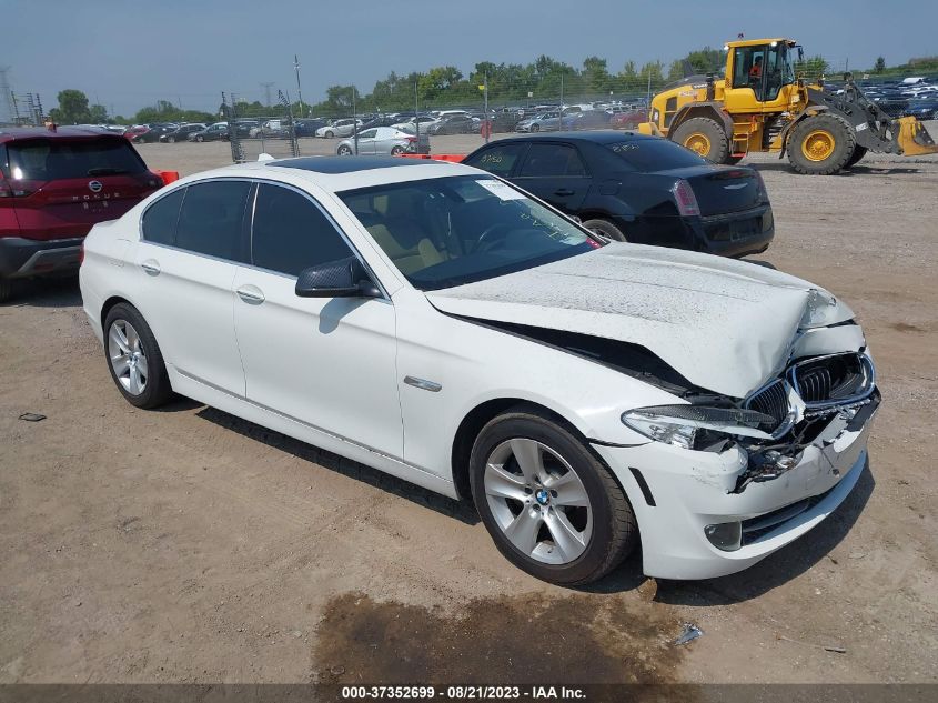 2013 BMW 5 SERIES 528I XDRIVE - WBAXH5C52DD112063