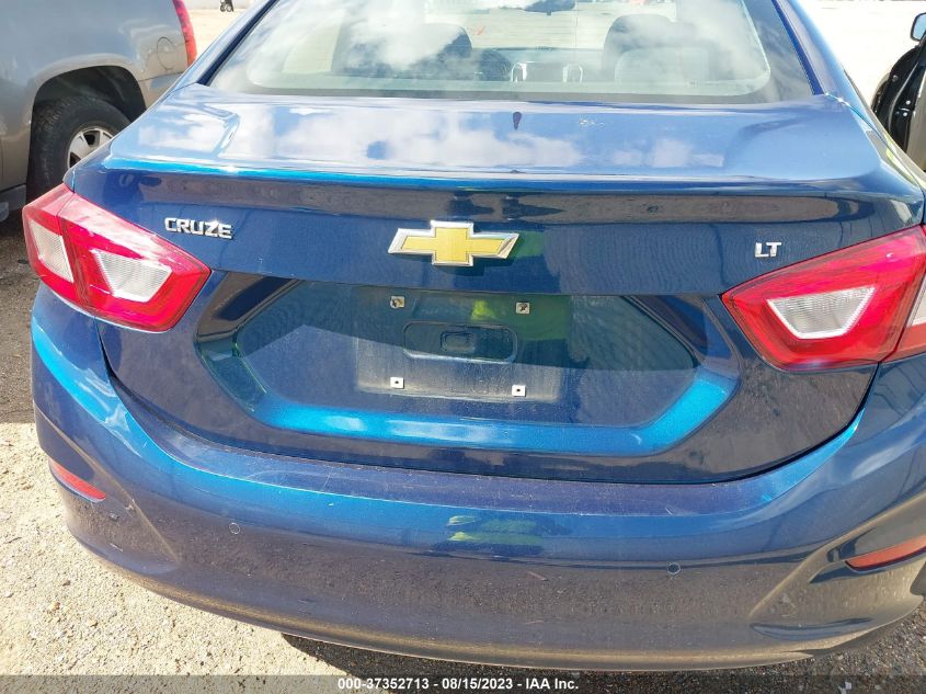 2019 CHEVROLET CRUZE LT - 1G1BE5SM8K7105654