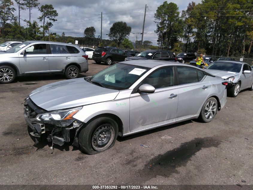 1N4BL4BV0LN319136 Nissan Altima S 2