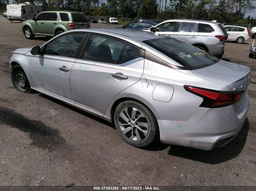 1N4BL4BV0LN319136 Nissan Altima S 3