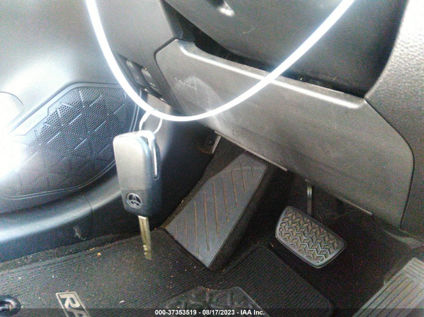 2019 TOYOTA RAV4 LE - JTMH1RFV9KJ007470