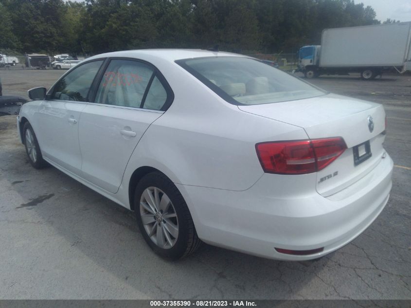 2015 VOLKSWAGEN JETTA SEDAN 1.8T SE W/CONNECTIVITY - 3VWD17AJ5FM412335