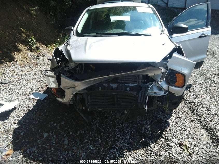VIN 1FMCUOF70HUD36737 2017 FORD ESCAPE S
