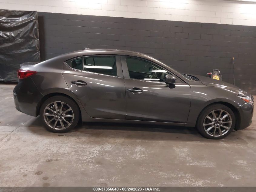 2018 MAZDA MAZDA3 4-DOOR TOURING 3MZBN1V3XJM237982