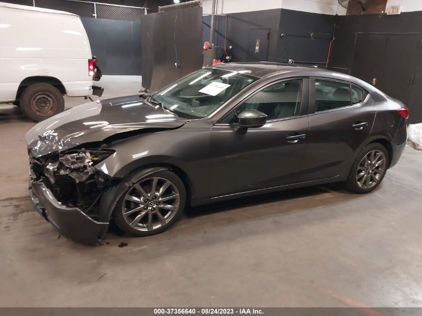 2018 MAZDA MAZDA3 4-DOOR TOURING 3MZBN1V3XJM237982