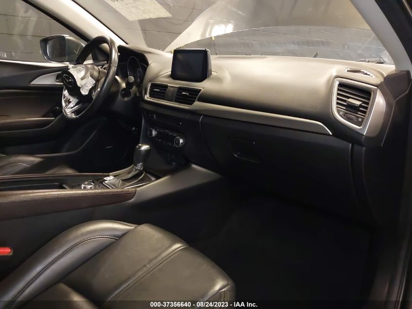 2018 MAZDA MAZDA3 4-DOOR TOURING 3MZBN1V3XJM237982