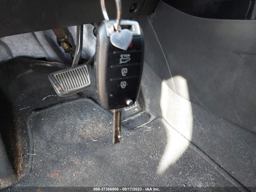 2014 KIA SOUL + - KNDJP3A56E7704665