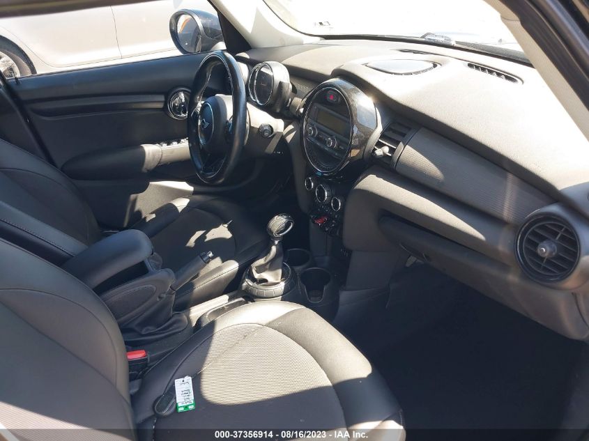 2015 MINI COOPER HARDTOP 4 DOOR WMWXS5C53FT828092