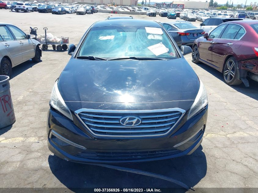 2015 HYUNDAI SONATA 2.4L SE - 5NPE24AF4FH160176