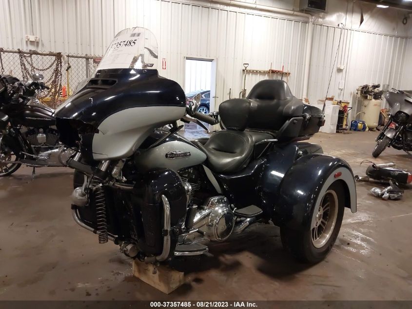 2019 HARLEY-DAVIDSON FLHTCUTG 1HD1MAF16KB857217