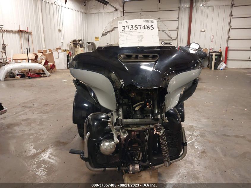 2019 HARLEY-DAVIDSON FLHTCUTG 1HD1MAF16KB857217