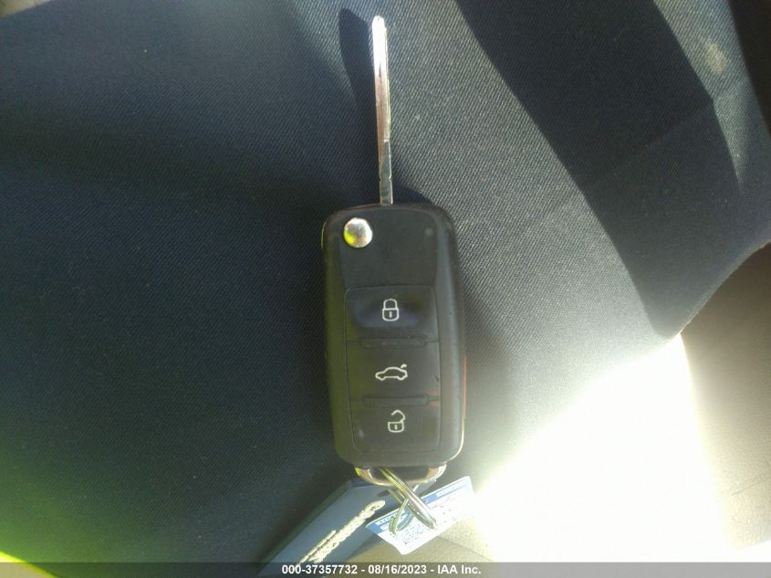 2013 VOLKSWAGEN JETTA SEDAN SE W/CONVENIENCE - 3VWDP7AJXDM397066