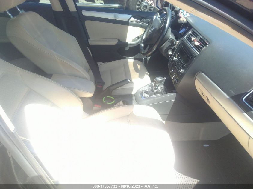 2013 VOLKSWAGEN JETTA SEDAN SE W/CONVENIENCE - 3VWDP7AJXDM397066