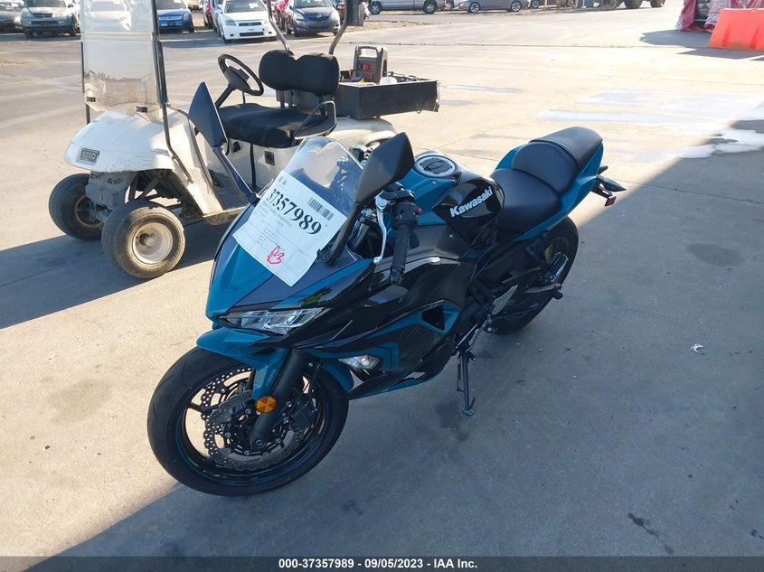 VIN ML5EXEM17MDA25331 2021 KAWASAKI EX650 M