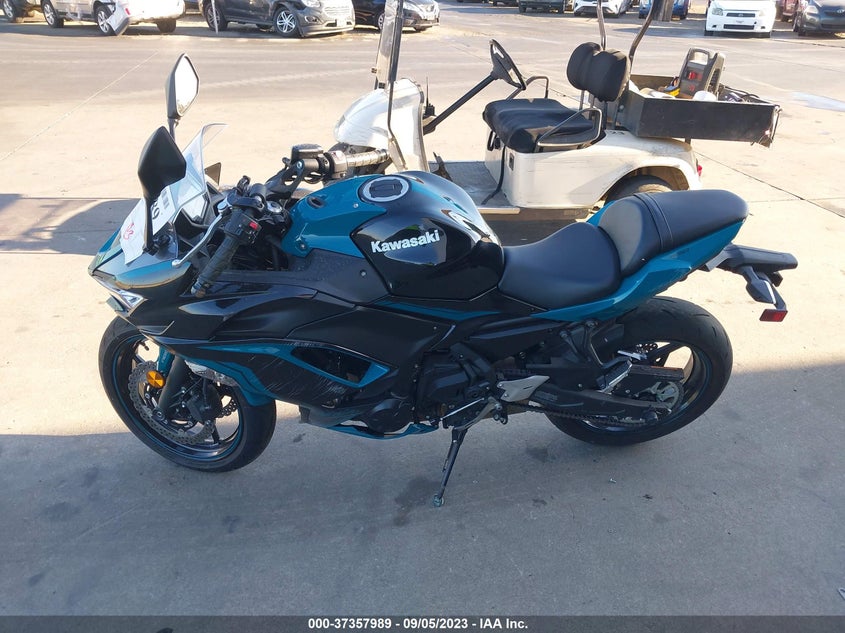 VIN ML5EXEM17MDA25331 2021 KAWASAKI EX650 M