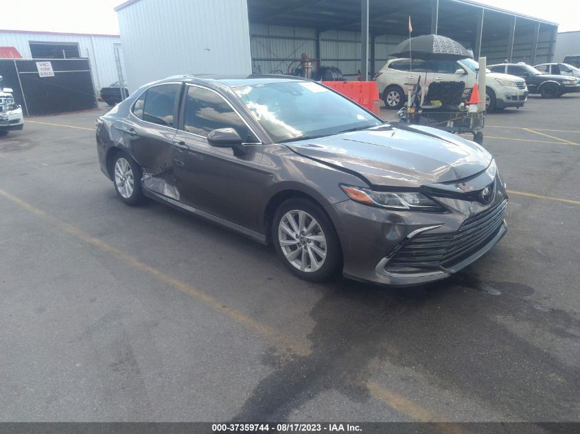 2021 TOYOTA CAMRY LE - 4T1C11AK5MU478196