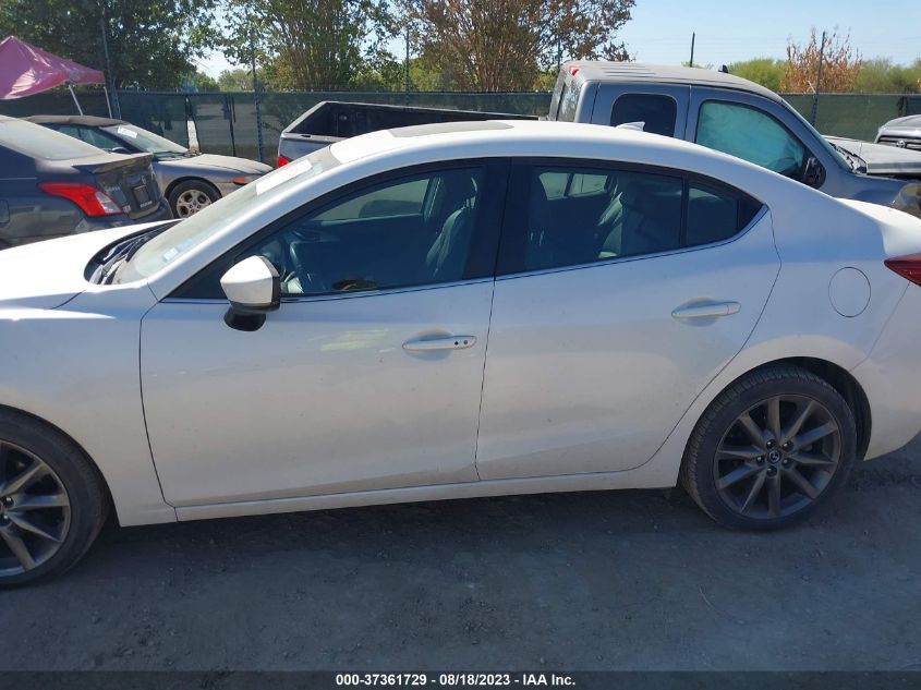 2018 MAZDA MAZDA3 4-DOOR TOURING - 3MZBN1V3XJM234452