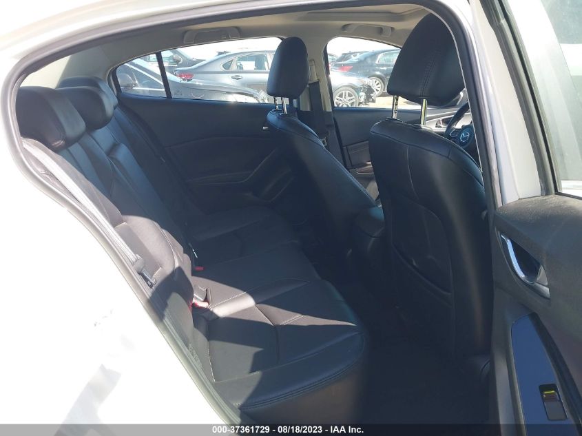 2018 MAZDA MAZDA3 4-DOOR TOURING - 3MZBN1V3XJM234452
