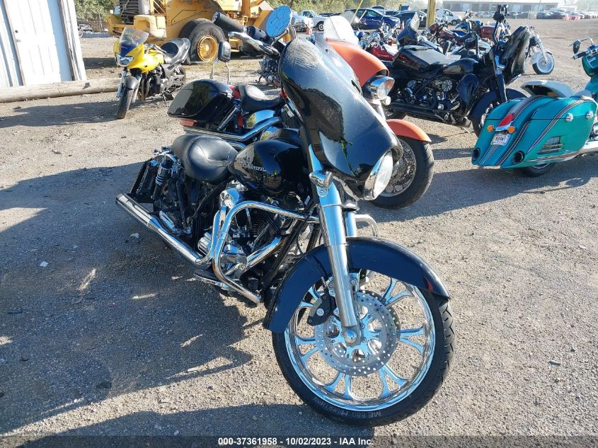 2014 HARLEY-DAVIDSON FLHX STREET GLIDE - 1HD1KBM1XEB713379