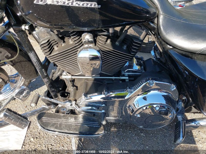 2014 HARLEY-DAVIDSON FLHX STREET GLIDE - 1HD1KBM1XEB713379