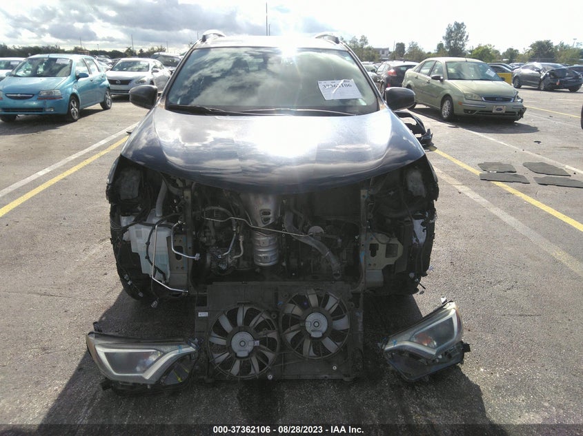 VIN 2T3ZFREV0JW406078 2018 TOYOTA RAV4 LE