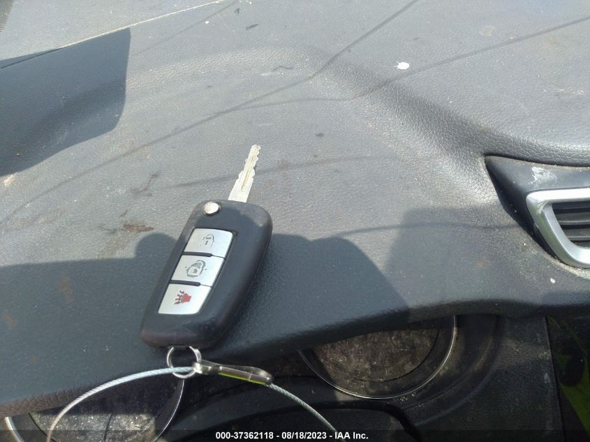 2015 NISSAN ROGUE S - KNMAT2MT3FP576371