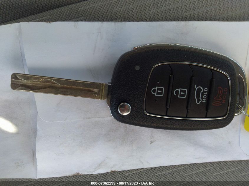 2020 HYUNDAI TUCSON SE - KM8J2CA44LU167018
