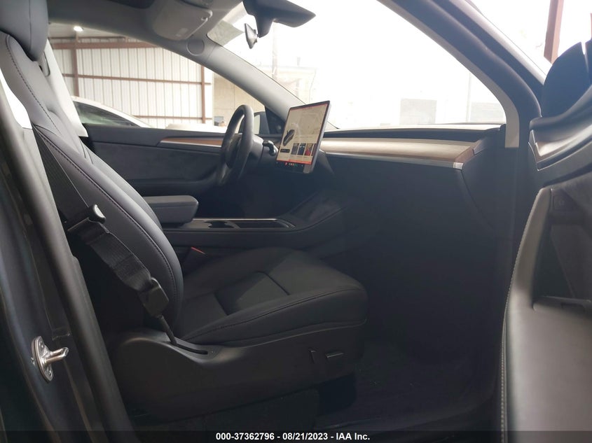 VIN 7SAYGDEE8NF561634 2022 TESLA MODEL Y