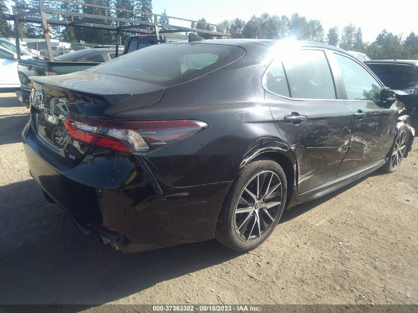 2021 TOYOTA CAMRY SE - 4T1G11AK4MU413650
