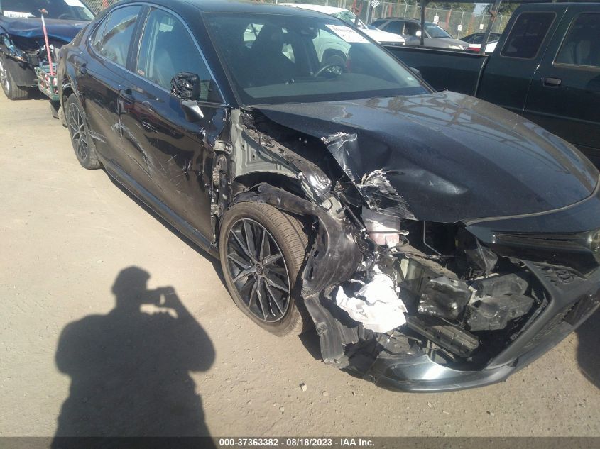 2021 TOYOTA CAMRY SE - 4T1G11AK4MU413650