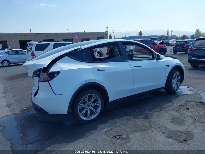 7SAYGDEE7PF602371 Tesla Model Y  4