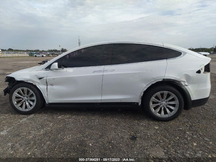 5YJXCDE21LF282176 Tesla Model X  14