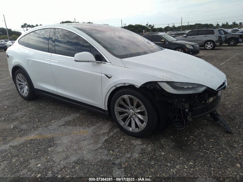 VIN 5YJXCDE21LF282176 Tesla Model X  2020