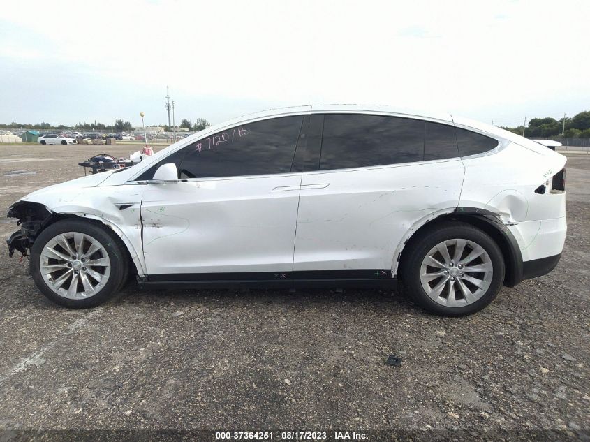 5YJXCDE21LF282176 Tesla Model X  6