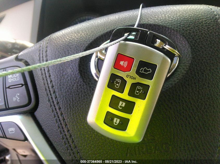 2016 TOYOTA SIENNA XLE - 5TDYK3DC6GS758760