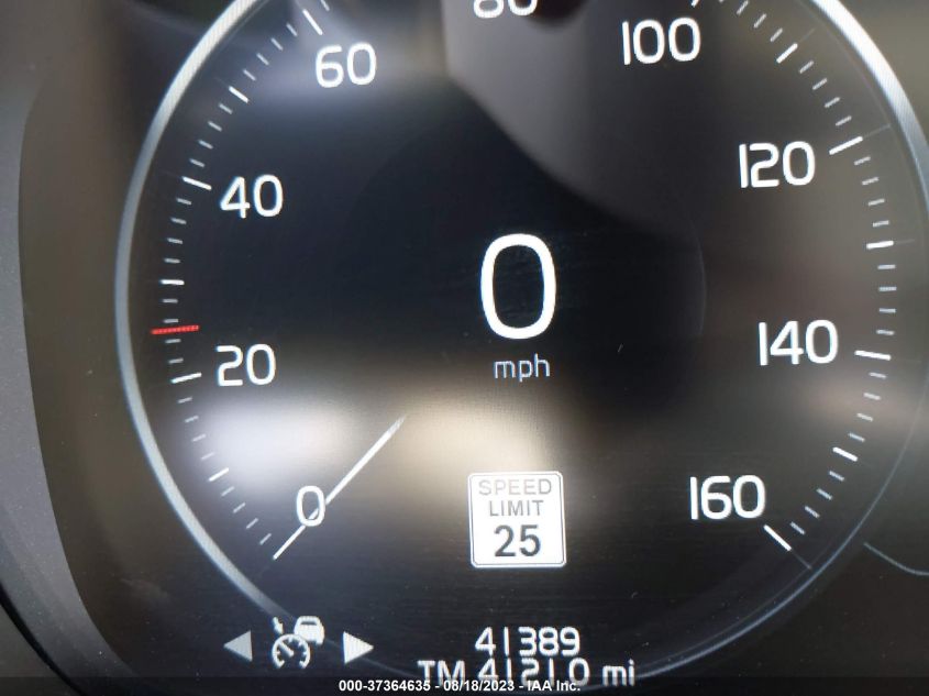 2019 VOLVO XC90 MOMENTUM - YV4102CK9K1509656