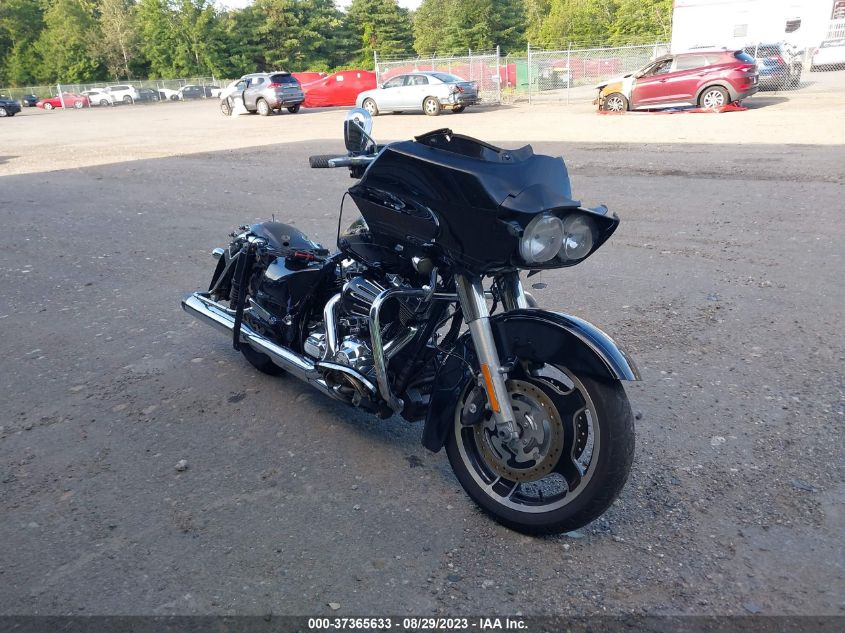 2012 HARLEY-DAVIDSON FLTRX ROAD GLIDE CUSTOM - 1HD1KHM15CB618809
