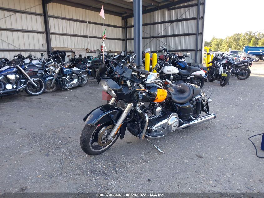 2012 HARLEY-DAVIDSON FLTRX ROAD GLIDE CUSTOM - 1HD1KHM15CB618809
