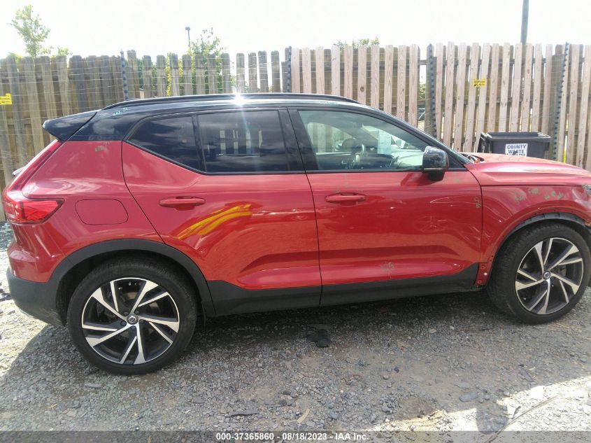 2020 VOLVO XC40 R-DESIGN YV4162UM7L2311801