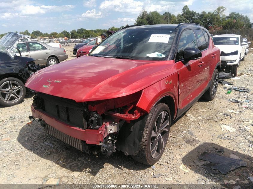 2020 VOLVO XC40 R-DESIGN YV4162UM7L2311801