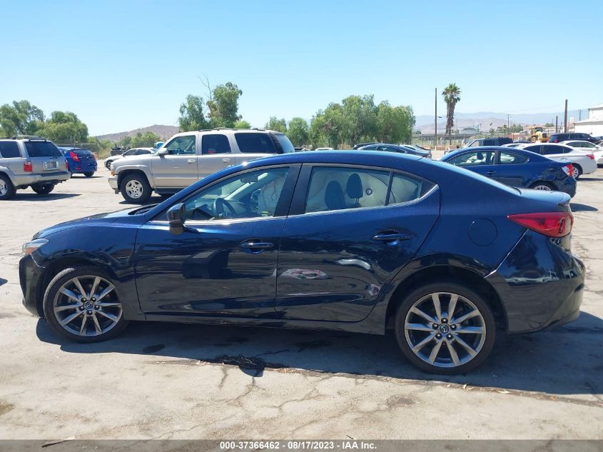 2018 MAZDA MAZDA3 4-DOOR TOURING - 3MZBN1V30JM230717