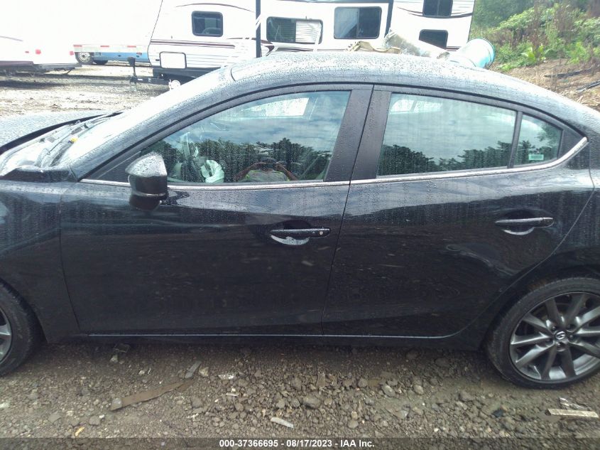 2018 MAZDA MAZDA3 4-DOOR TOURING 3MZBN1V38JM208996